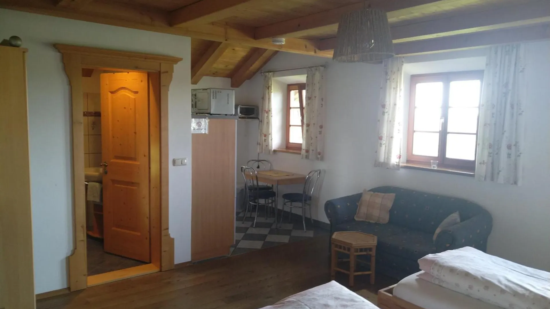 Arbeiterwohnung Entbuchner Hof Rohrdorf  Apartment